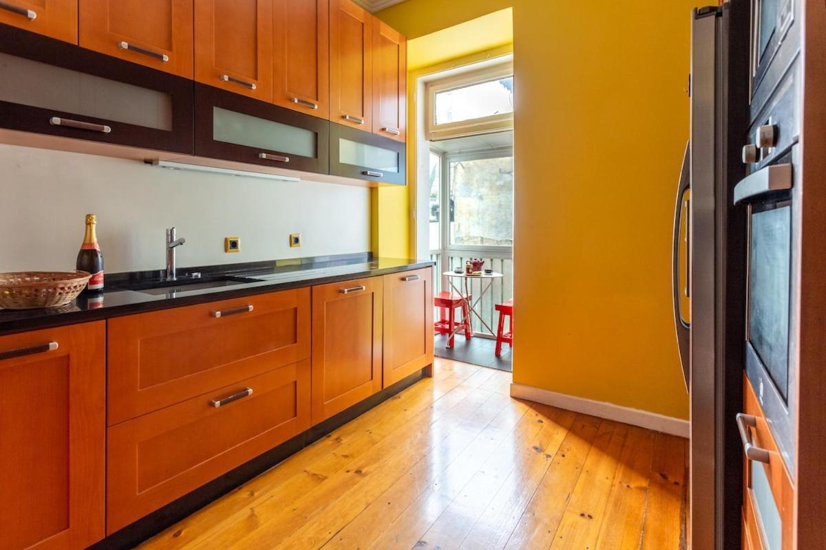 Bright 2 Bedroom Apt 100M From Av. Liberdade Лиссабон Экстерьер фото